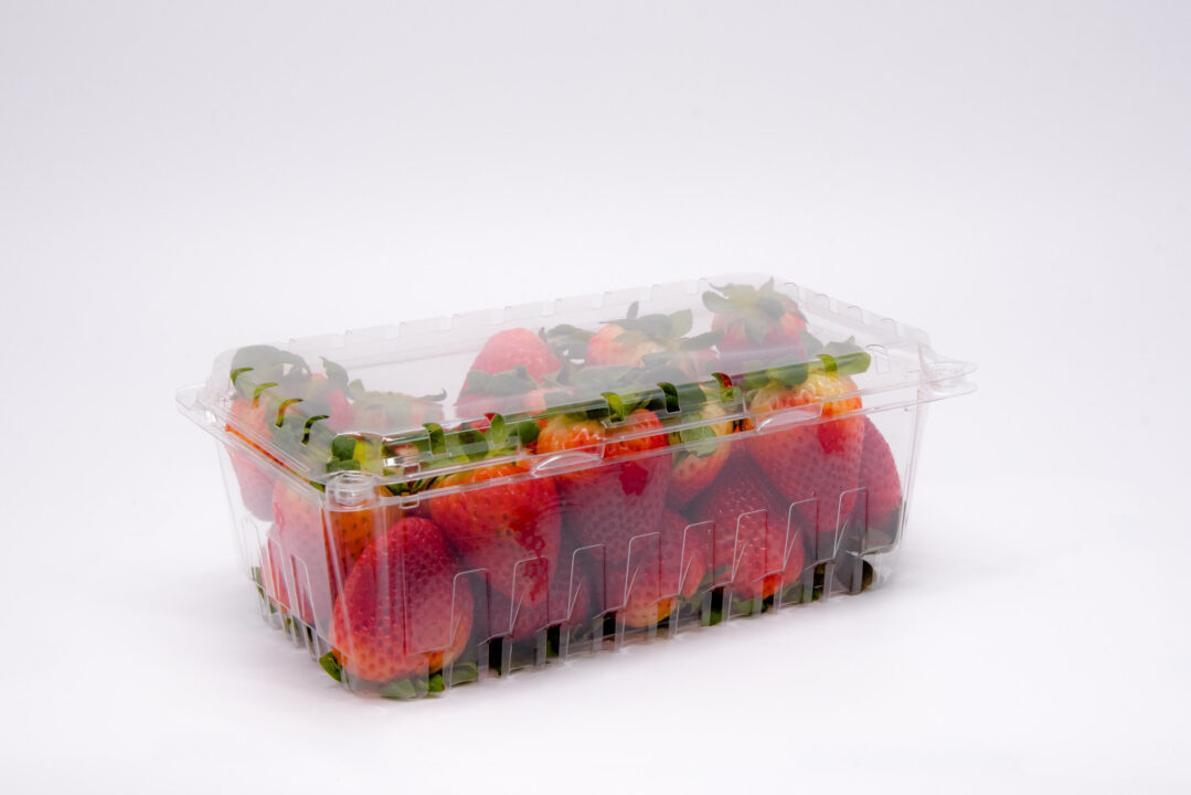 2 lb. Strawberry Clamshell Royal Interpack