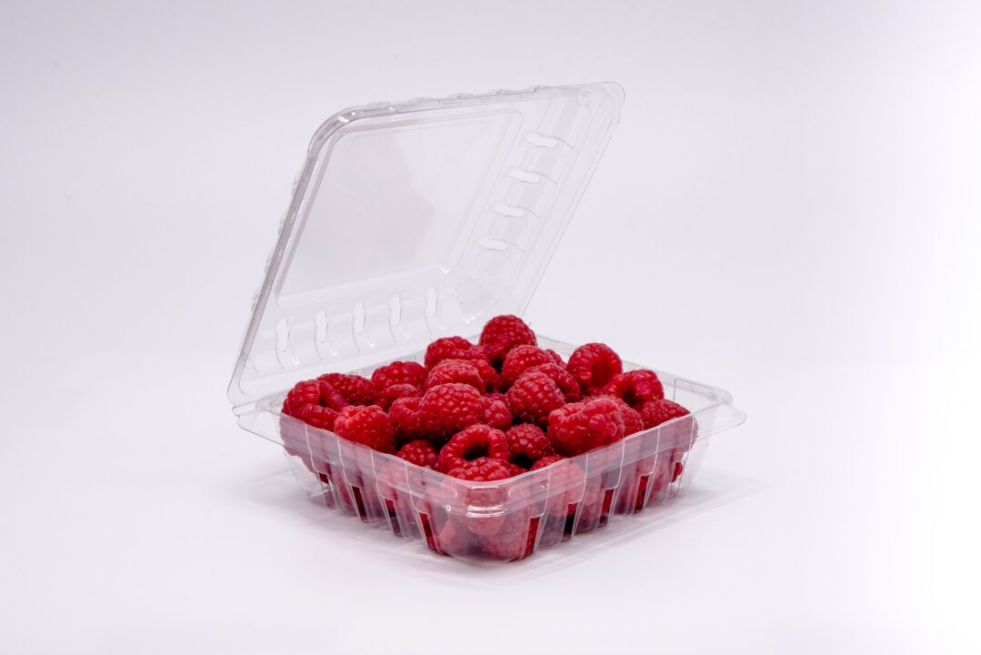 6 oz. Blackberry/Rasberry Clamshell - Royal Interpack